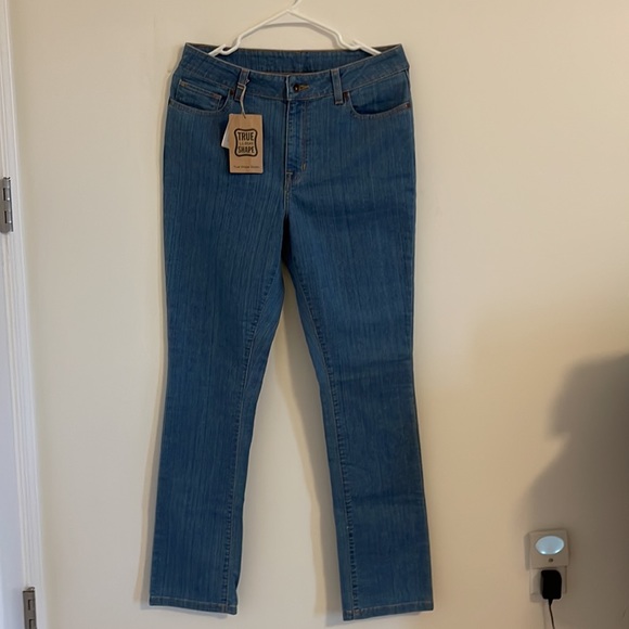 Women's True Shape Jeans, Straight-Leg Light Indigo Size 10 - Picture 2 of 9